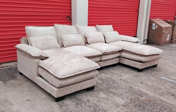 New cloud Sectional FREE DELIVERY 1