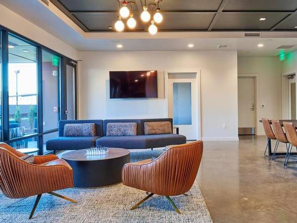 $1,649 / 1br - 600ft2 - Must-See 1 BR/1 BA Oasis with High Ceilings, Proudly Managed by Av (Central Eastside)63831327053443121