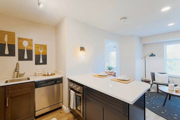 $1,440 / 502ft2 - Utilities Included, Studio Apartment (Robinson Area)64013371781121120