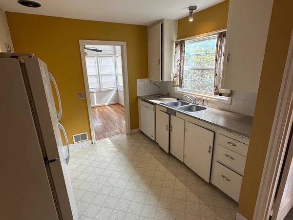 $1,350 / 2br - 983ft2 - Beauiful Two bedrooms, one bath (Portland)63870109068803122