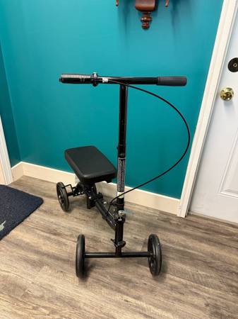 Knee scooter 1