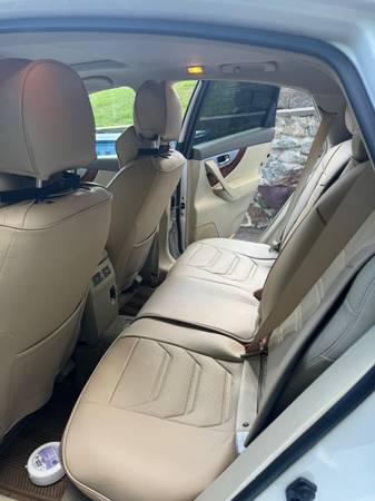 Vendo infiniti 2012 - $18,000 (Lawrence)63618110583171123