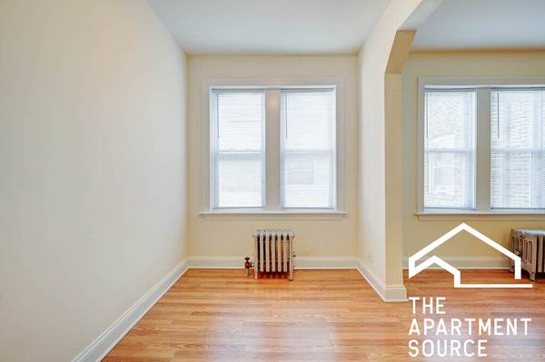 $1,395 / 450ft2 - My Favorite Studio in Logan Square! Sep Kitchen, Cats OK (Logan Square)63959875117698124