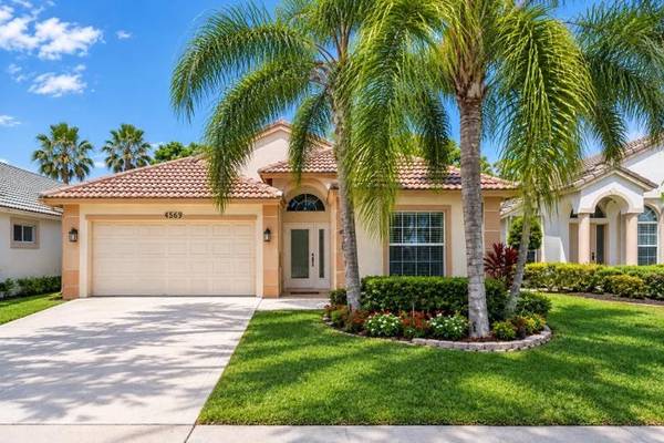 Spacious 3-Bed, 2-Bath Single Family Home for Rent in Wellington, FL - 1