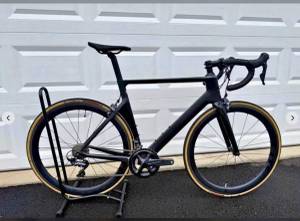 Canyon Aeroad CF SLX 8.0 in size Large (56cm)