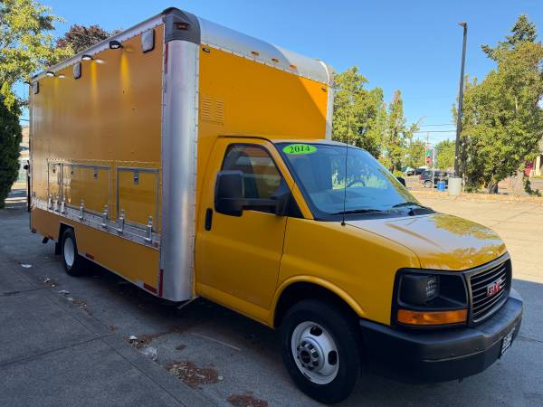 2014 GMC SAVANA G3500 CUTAWAY - Photo 2