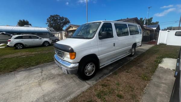 Ford Van E350 XL 15 Passenger 1