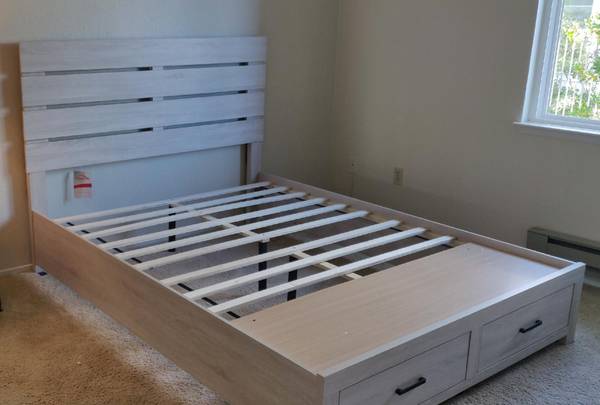 Pearl white queen platform bed 1