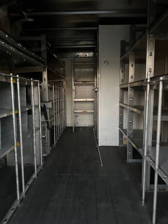 2015 Chevrolet Express Cutaway - Photo 12