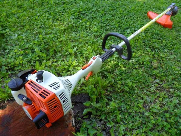 Stihl FS55R gas straight shaft string trimmer landscaper weedeater 1