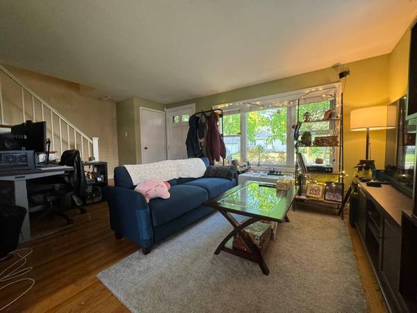 $2,900 / 2br - Auburndale Gem –Townhouse w/ Parking & Pets OK – 12/1 (Auburndale)63996403968003120