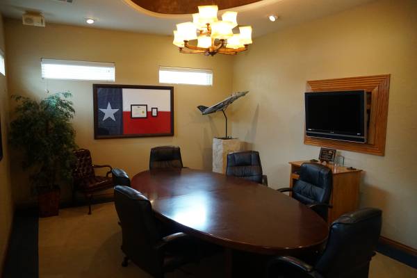 $850 / 249ft2 - Executive Office Suite with Kitchentte, Lobby and Conference Room (League City)63812507197699123
