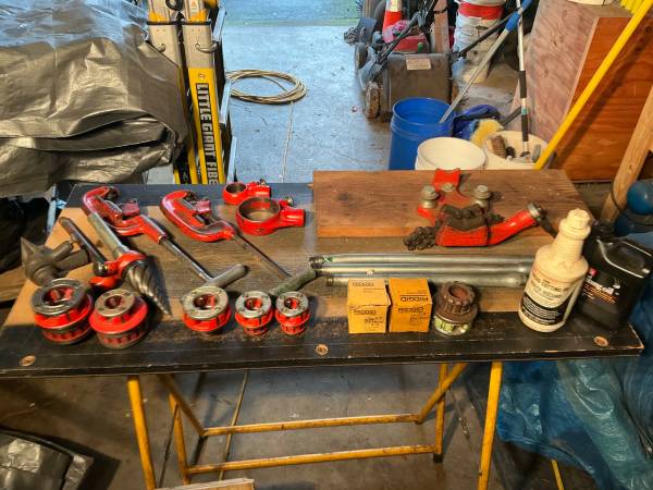 Ridgid pipe threading tool set 1