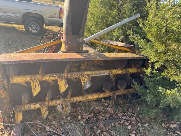Lorenz snow blower, 7 foot wide 1