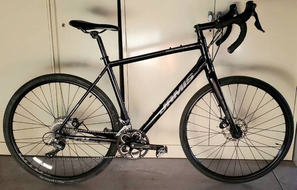 Jamis 58cm Gravel Road Bike w Carbon Fork - Mint Condition 1