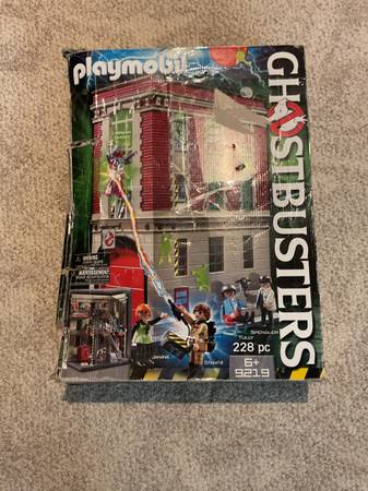 2017 Playmobil Ghostbusters firehouse 1