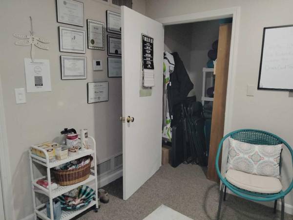 $395 / 200ft2 - Office Space/ Massage Room (Nashua)63931657888642121