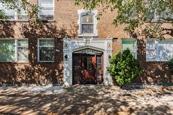 $1,595 / 1br - 387ft2 - Charming Studio in Historic Capitol Hill - Summit Crest Apartments! (Capitol Hill)63808107411969121