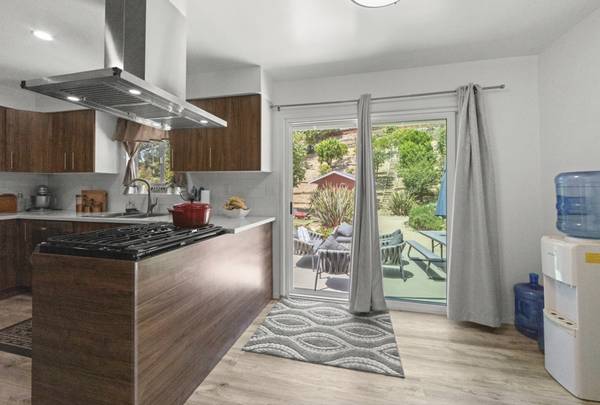 $1,349,000 / 4br - 2598ft2 - 🚨 $150,000 Price Drop! – Custom Ventura Home with Orchard & Ocean Vie (Ondulando Community, Ventura)63800567411073123