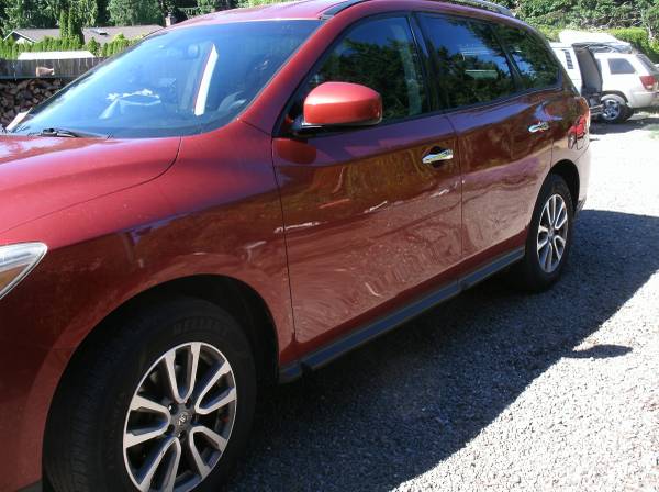2016 Nissan Pathfinder 4x4 - $8,900 (POULSBO)63617157184771122