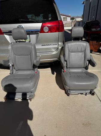 Sienna Bucket Seats 1