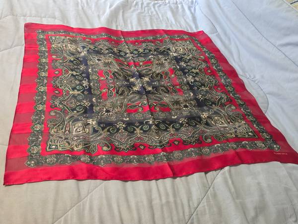 Elaine Gold Scarf 1