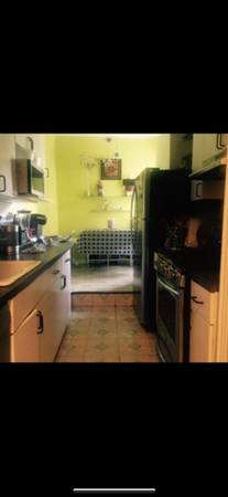 $1,050 Large Room for rent in bayridge (bay Ridge)64033632445441123
