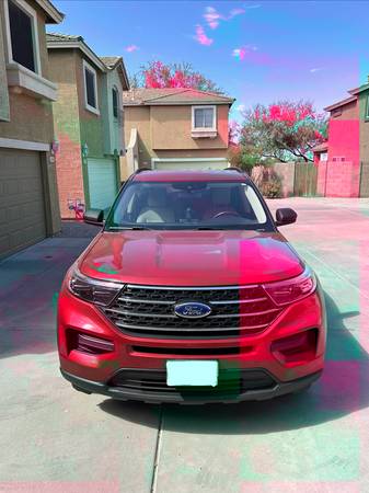 LOW MILEAGE 2020 Ford Explorer XLT 1
