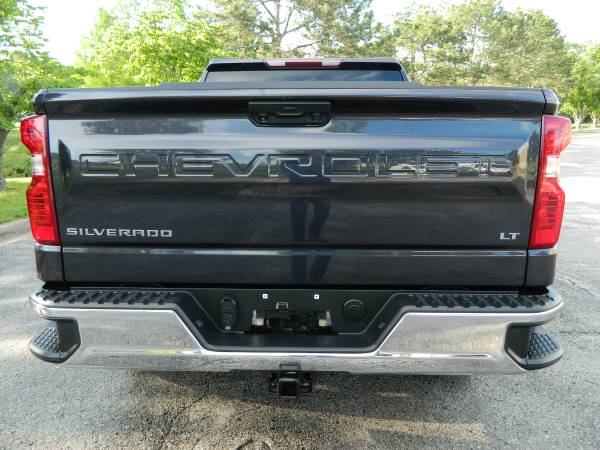 2022 Chevrolet Silverado 1500 LT - Photo 8