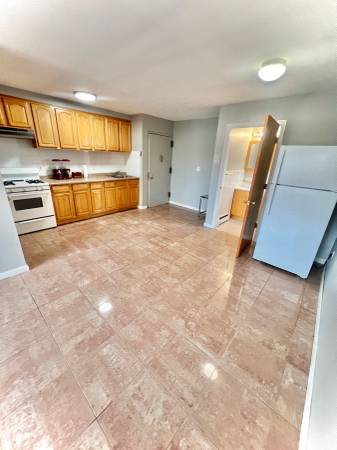 $1,800 / 1br - Marble/Wood Floors, Very Good Condition, Garage, Pet Ok*Hablo Español (Flushing)63945361453442121