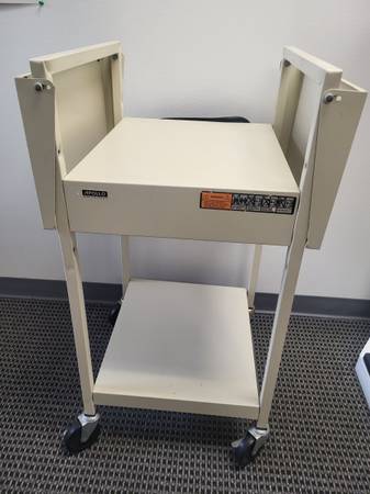 Apollo overhead projector table 2 side shelfs surge protector wheeled 1