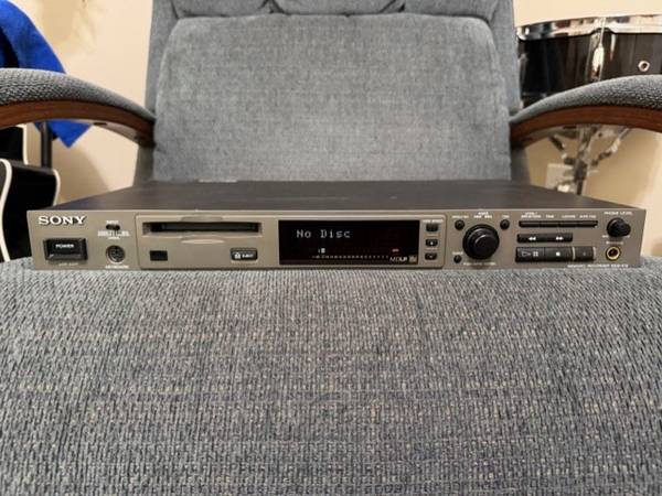 SONY MDS-E12 Mini Disc Recorder - Professional 1