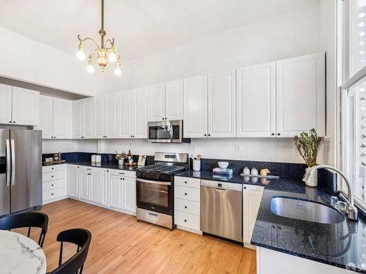 Lower Haight 2BR | 2BA 1604sf Victorian | w/Private Deck & Bonus Room 1