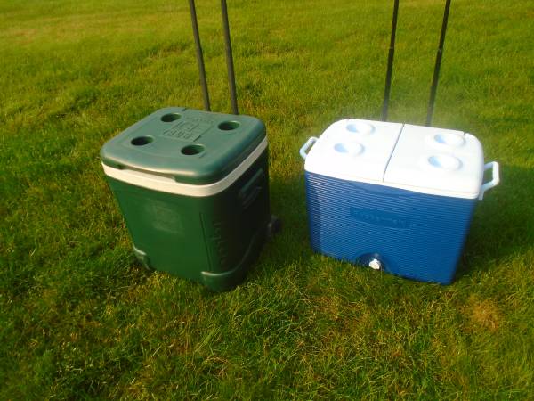 rubbermaid and igloo coolers 1