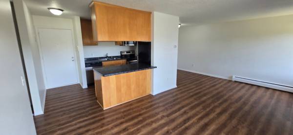 $1,880 / 3br - 1200ft2 - Eagan 3 BDRM Apt Move-in Ready! 301B (Eagan)63666914598275120