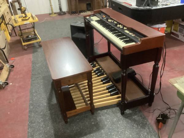 Portable Hammond 1