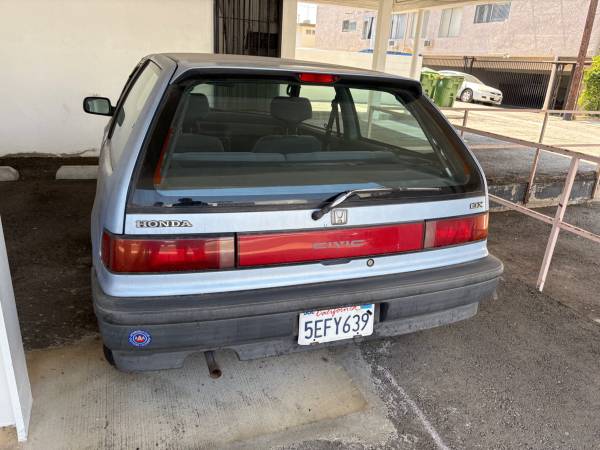 1990 Honda Civic DX – 4 puertas, hatchback de 5 velocidades – 221 mil millas – No operativo - $999 (Oeste de Los Ángeles)63470044191617122