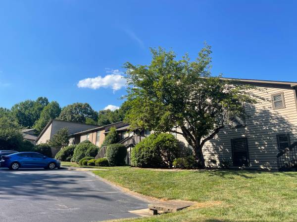 $1,800 / 3br - 1280ft2 - 3 Bedroom 2 Bath - $1800 - 1280ft2 (Asheville)64029373570307120