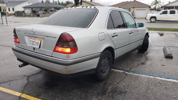 2000 MERCEDES BENZ C230 COMPRESOR !!! AHORRADOR DE GASOLINA Y RÁPIDO - $2,700 (Azusa)63441175491201123