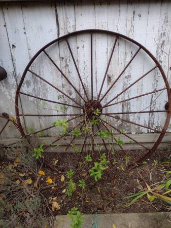 Iron wagon wheel 1