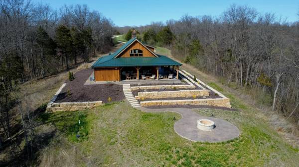 $3,360,000 / 1br - 2352ft2 - Propiedad de lujo en el corazón del valle del río Missouri (Hartsburg)63845292297731120