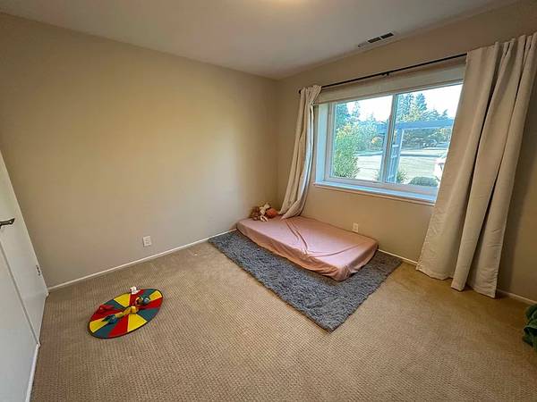 $1,600 / 1br - 739ft2 - Stunning North Beach Loft with Iconic Views (San Francisco)63813715987841124