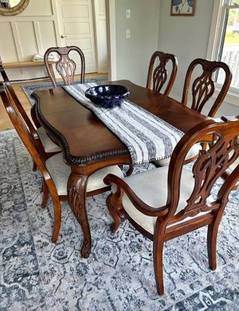 DINNING TABLE SET 1