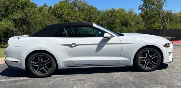 2018 Mustang EcoBoost Convertible - $19,999 (Liberty Hill)63439771116675123