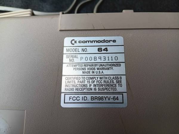 Computadora COMMODORE 64 - $200 (Dothan)63440392445569122