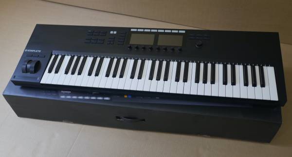 Native Instruments Komplete Kontrol S61 Mk2 - musical