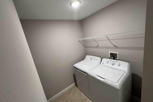 $2,750 / 4 habitaciones - 1620 pies cuadrados - Comunidad amigable con mascotas, armarios convenientes para abrigos y ropa de cama (Fort Pierce)63799684896259124