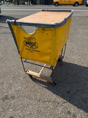 Industrial Dandux Rolling Laundry Cart 1