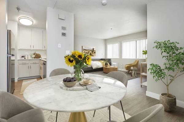 Elevators, Separate Dining Areas, Fitness Center 1