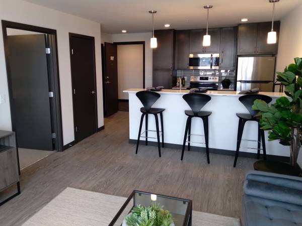$2,195 / 1br - 627ft2 - 1/bd 1/ba, 8 Foot Ceilings, Refrigerator (8612 Palatine Avenue North, Seattle, WA)63799882282115120